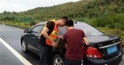  东光道路救援告诉您汽车在路上没油该怎么办？